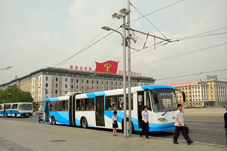 Regelmäßige Stromausfälle zwingen Oberleitungsbusse zum Stillstand, private Autos gibt es kaum