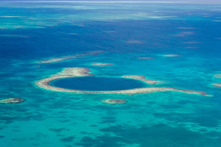 Great-Blue-Hole-vor-Belize