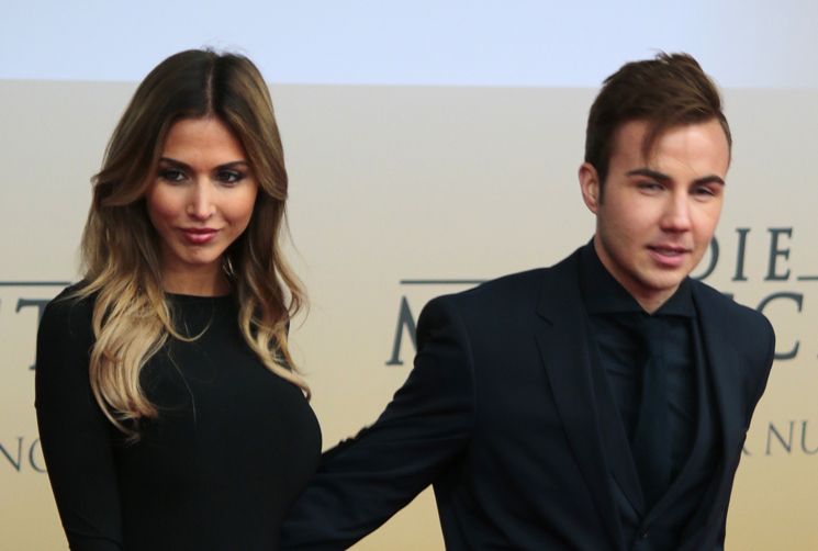 Mario-Goetze-mit-Freundin-Ann-Kathrin-Broemmel