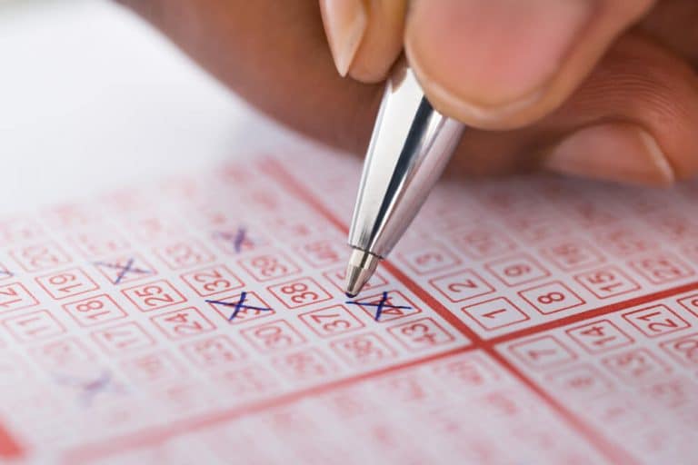eim Lotto 6 aus 49 die richtigen Zahlen auswählen