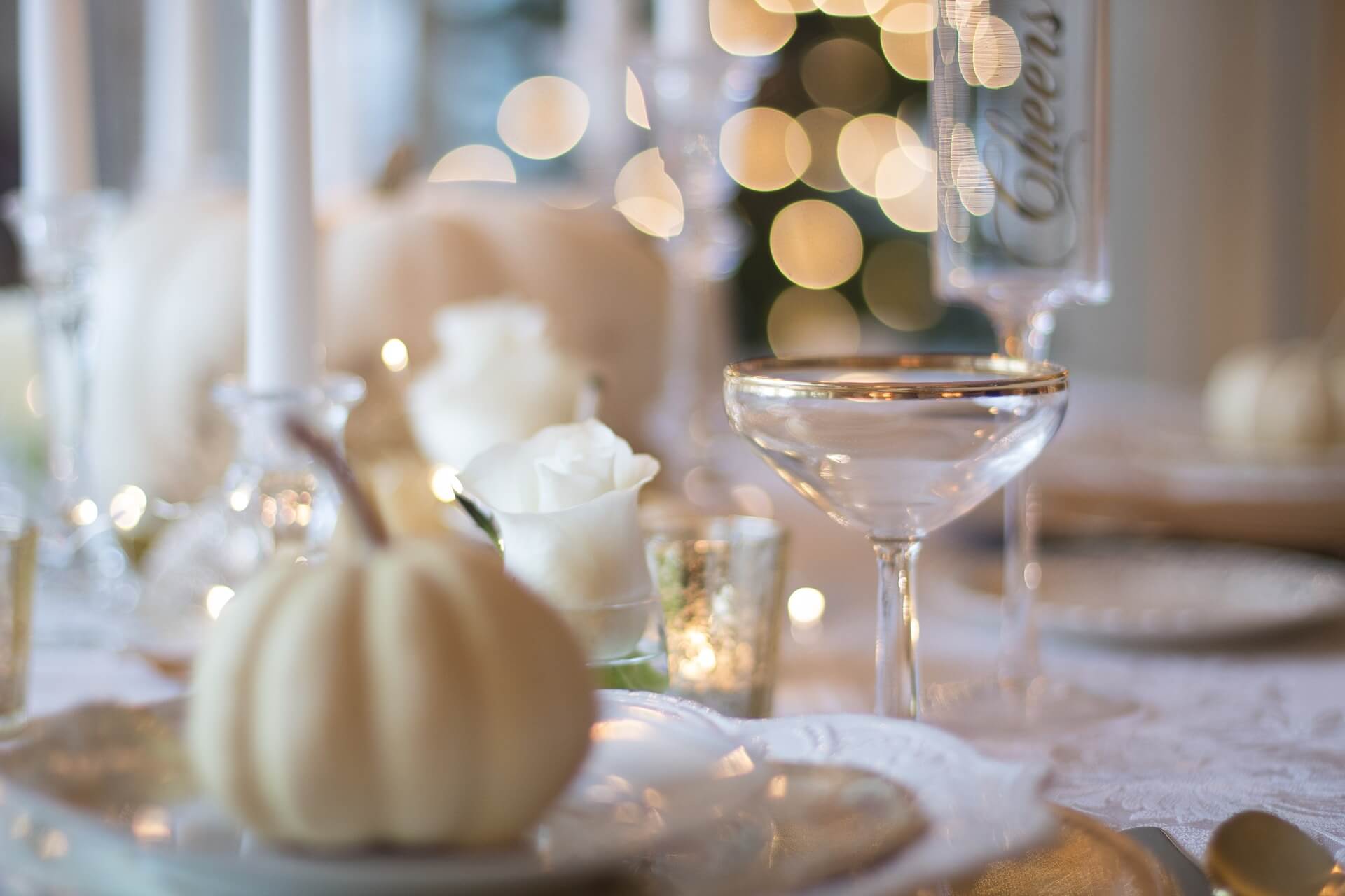 Glamour pur: Hollywood-Flair nach Hause holen mit DIESER Partyidee Glamour pur: Hollywood-Flair nach Hause holen mit DIESER Partyidee