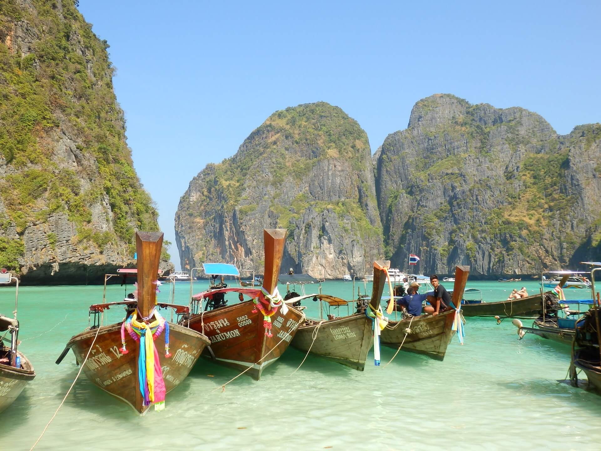 Die Phi Phi Inseln: Ein tropisches Paradies in Thailand Die Phi Phi Inseln: Ein tropisches Paradies in Thailand