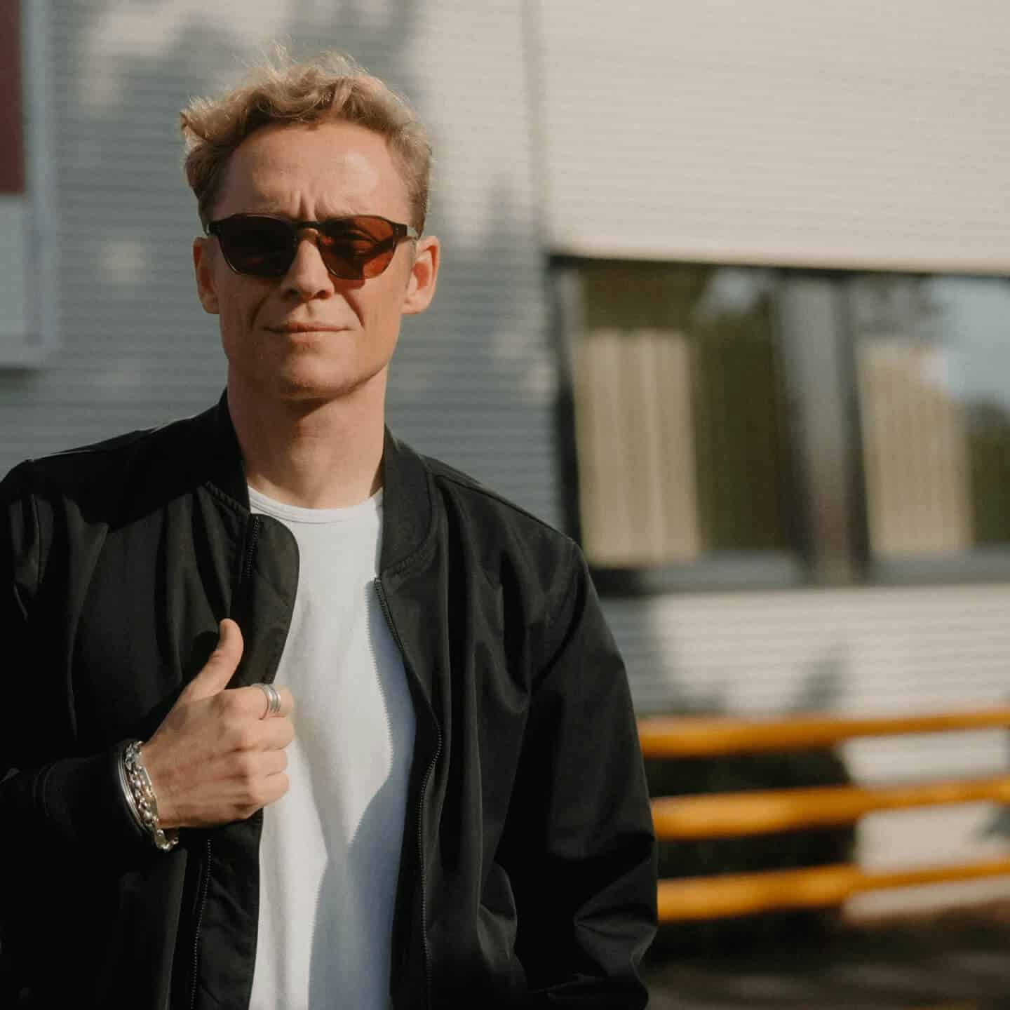 Das Vermögen des deutschen Schauspielers Matthias Schweighöfer Das Vermögen des deutschen Schauspielers Matthias Schweighöfer