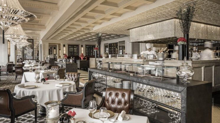 Caprice, das mit drei Michelin-Sternen ausgezeichnete Restaurant im Four Seasons Hotel Hongkong